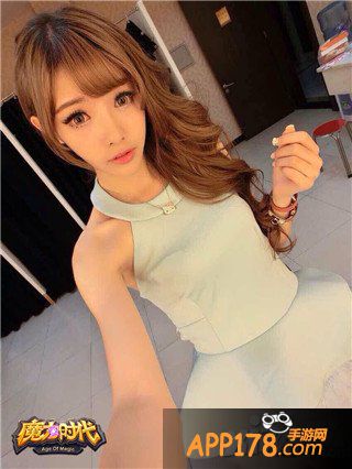 娇羞清纯易推倒《魔力时代》进击的萌妹