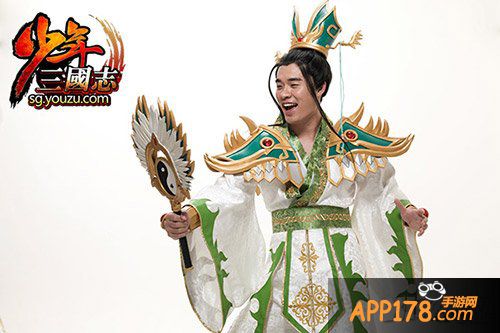 陈赫再现身 《少年三国志》上海闹市演绎草船借箭