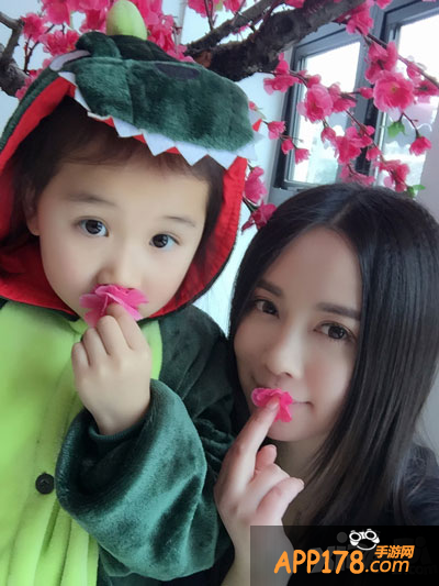 口袋侏罗纪辣妈萌娃cos恐龙