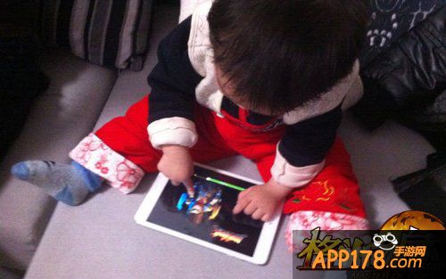 暖心一刻 《格斗之皇》90后玩家秀全家福