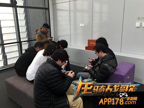 《龙骑战歌》先锋体验北京站 玩家望女角色多添加衣物