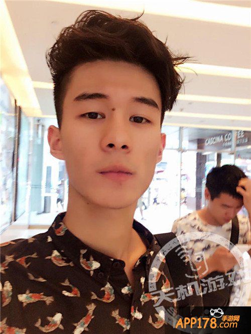 没天理 《圣火英雄传》入群居然要爆照