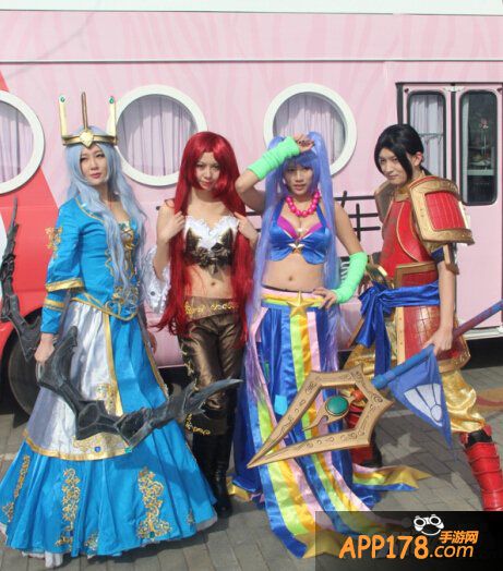 百万房车开道 《指尖刀塔》联手河狸家跨界合作全纪录