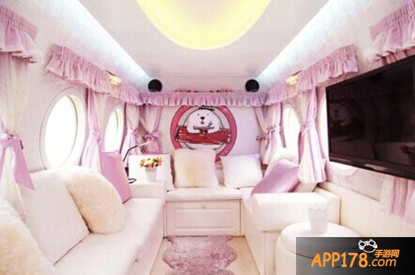 《指尖刀塔》上门送福利 联手河狸家上门美甲