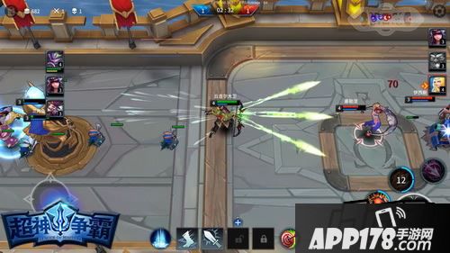 穿着装备的英雄更威猛