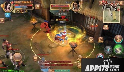 逆鳞套是PK必备的套装通过高霸体让敌人比你更早露出破绽