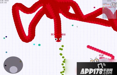 贪吃蛇大作战高分截图第14期：以小博大