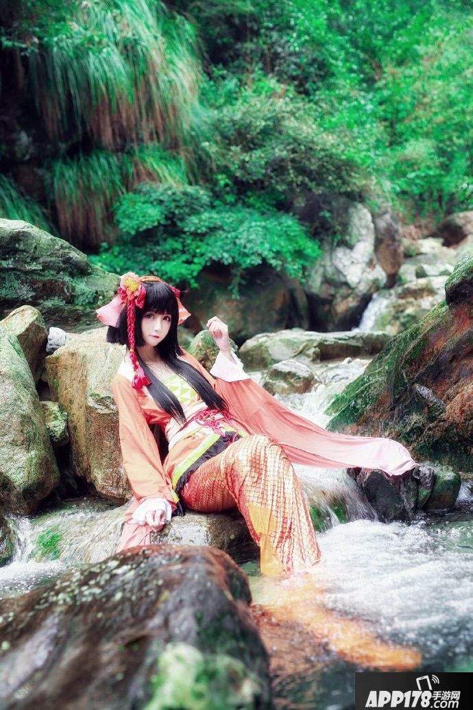 阴阳师手游同人cos鉴赏 活泼水灵的鲤鱼精