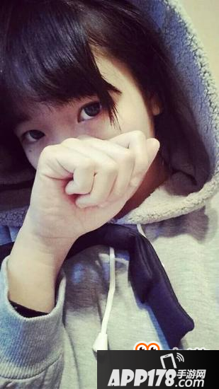 球球大作战人战如何夺冠 萌妹子带你玩游戏