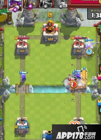 皇室战争最强突击卡牌：幻影刺客VS攻城槌