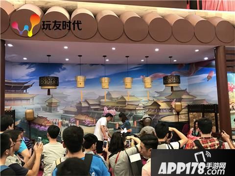 玩友时代展台 