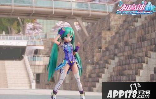 初音速萌出鼻血