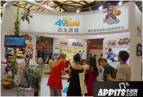 葫芦娃特色展台重现经典