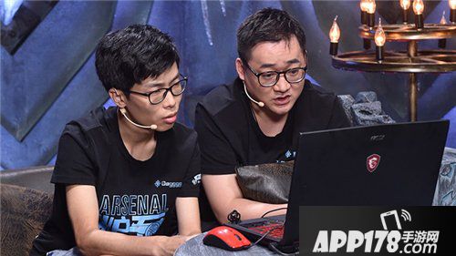 炉石传说双人现开赛9月12日战报 唯一全女生队成功晋级