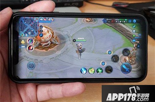 王者荣耀iPhoneX有黑框怎么办 iPhoneX不适配王者荣耀怎么办