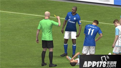 实况足球手游开服火爆
