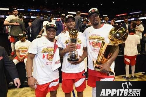 nbalive手游比赛感受气氛