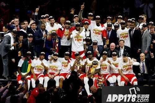 nbalive手游比赛感受气氛