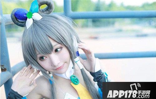 蜀门手游洛天依联动