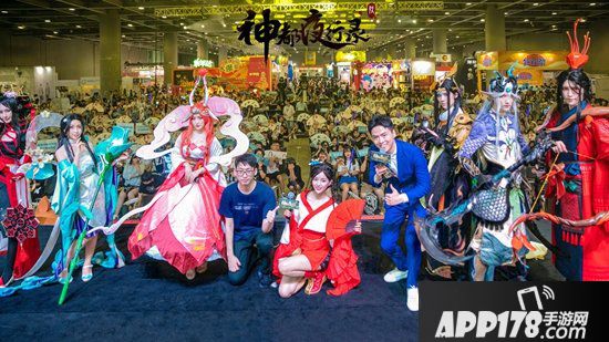 神都夜行录小师妹吴宣仪主持成团见面会