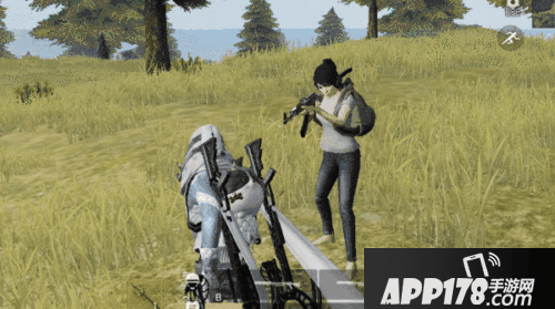 荒野行动冷兵器盘点 落地没枪时必备武器