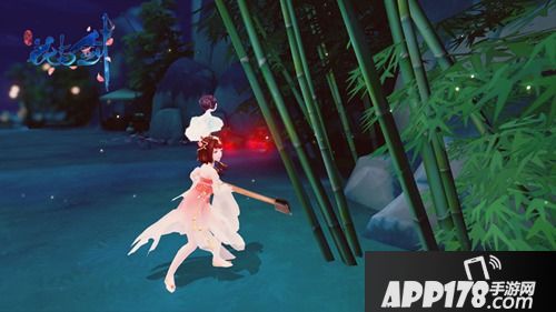 花与剑玩家花了3天做伞 只为一伞为一人撑