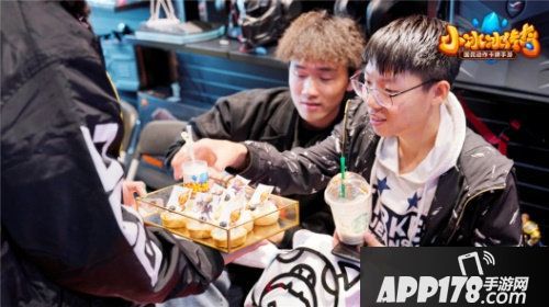 小冰冰传奇全民实力挑战赛武汉首战结束