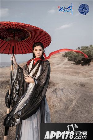 花与剑携手宴山亭打造华美汉服