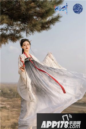 花与剑携手宴山亭打造华美汉服