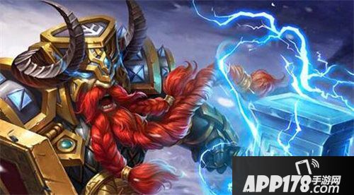 英魂之刃口袋版山丘之王怎么玩