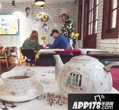 无法触碰的掌心主题空间店营业中