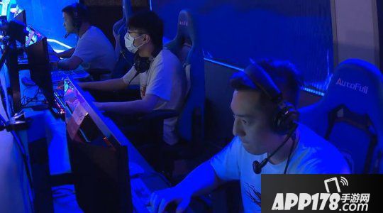 《街头篮球》FSPL职业组首周惊现黑马 神威2连胜逆袭