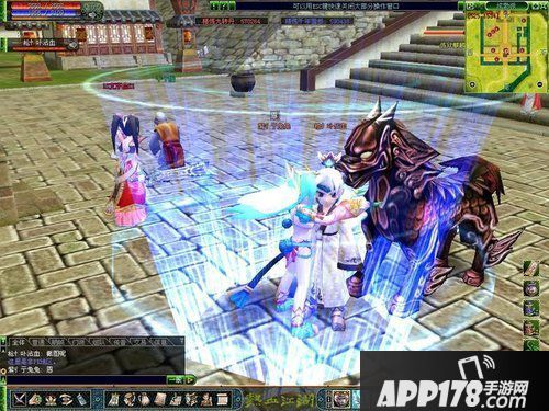 神剑冲云霄《热血江湖》争当武侠第一剑客