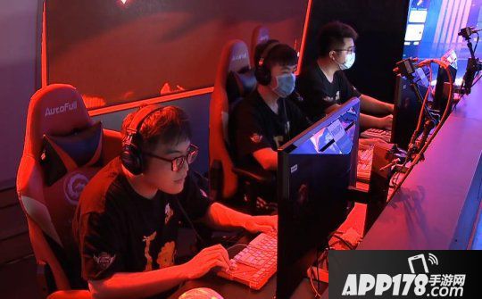 《街头篮球》FSPL职业组首周惊现黑马 神威2连胜逆袭