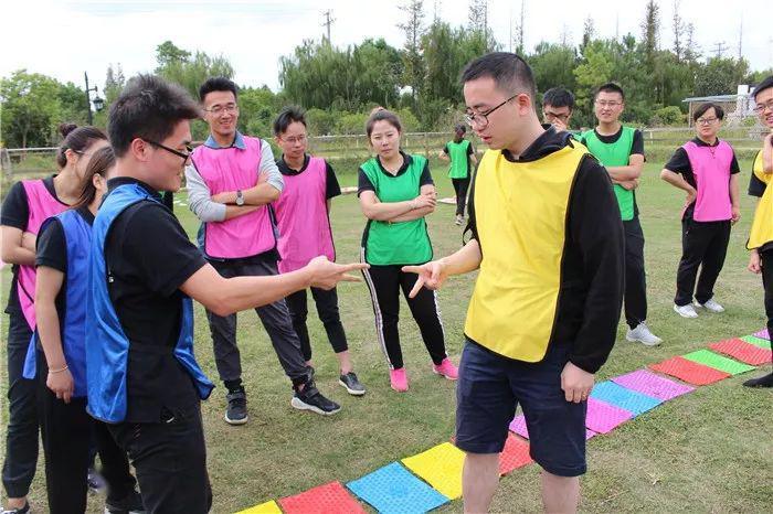 团建比较好玩的游戏（团建好玩的游戏有哪些）