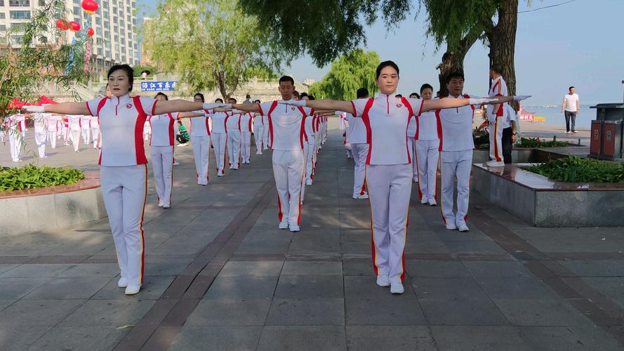 玩游戏充值打折app佳木斯快乐舞步健身操八套