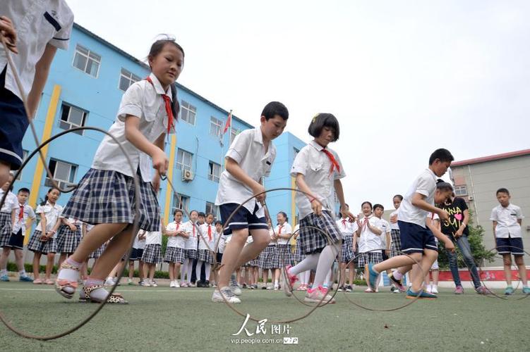 适合小学生玩的好玩的游戏（热门的适合小学生玩的游戏有哪些）
