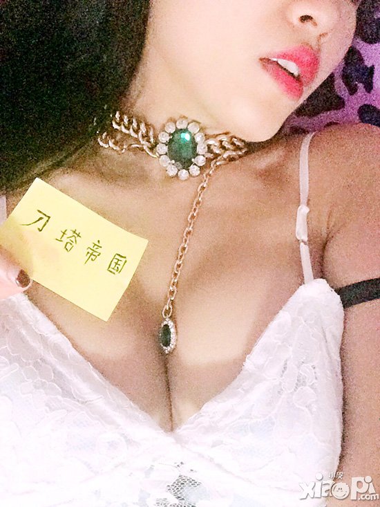 《刀塔帝国》秀胸大赛组图赏析