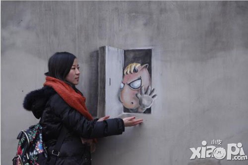 《我叫MT2》女玩家街头创作3D画获封美院女神