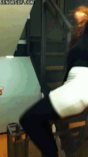 自作孽不可活搞笑GIF(8)