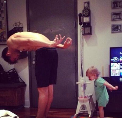 巴西男模与儿子合影搞笑图赏(3)