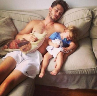 巴西男模与儿子合影搞笑图赏(2)