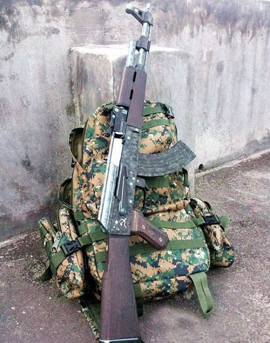 手工大神《使命召唤》逼真纸膜手枪赏析(20)