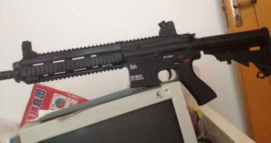 手工大神《使命召唤》逼真纸膜手枪赏析(11)