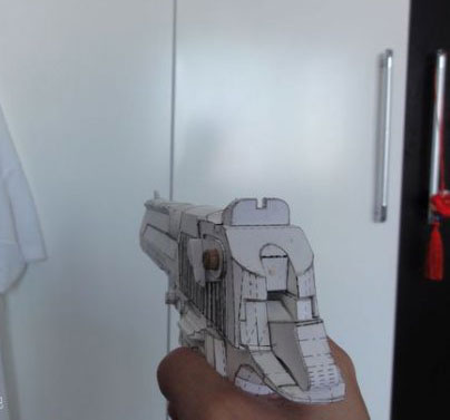 手工大神《使命召唤》逼真纸膜手枪赏析(14)