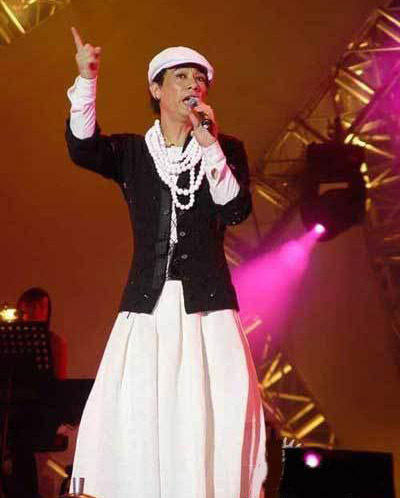 盘点男星穿裙子的那些搞笑趣图(13)