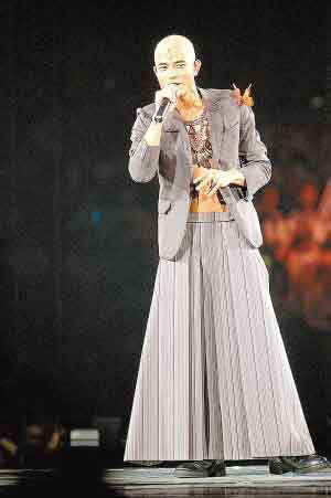 盘点男星穿裙子的那些搞笑趣图(7)