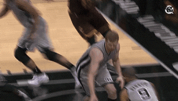 球场上那些令人啼笑皆非的搞笑gif(2)