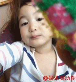 爸爸回来了萌娃奥莉搞笑GIF合集(8)