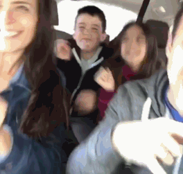 逗比的萝莉一家搞笑GIF(6)